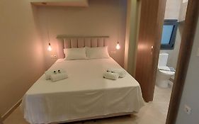 D Spacious Brand New Studio Ideal For 2 D